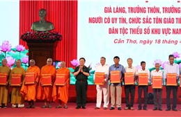 Già làng, người uy tín trở thành điểm tựa đoàn kết trong xây dựng 'thế trận lòng dân'