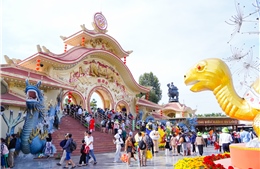 Du lịch TP Hồ Chí Minh bùng nổ, doanh thu gần 8.700 tỷ đồng trong dịp lễ 30/4 - 1/5