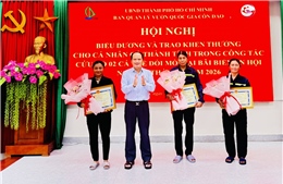 Giải cứu đồi mồi quý hiếm mắc lưới thải trên biển Côn Đảo