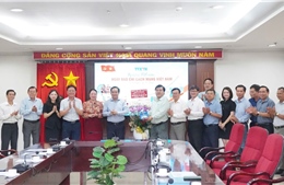 Chủ tịch UBND TP Hồ Chí Minh thăm và chúc mừng đội ngũ người làm báo TTXVN