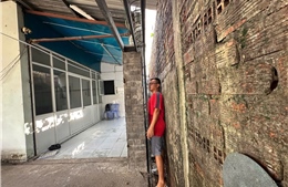 TP Hồ Chí Minh: Nhiều hộ dân hơn 10 năm không có lối đi vào nhà