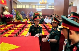 Phó Thủ tướng dâng hương tưởng niệm, động viên lực lượng tìm kiếm hài cốt liệt sĩ 