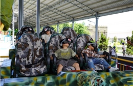 TP Hồ Chí Minh: Người dân, du khách rộn ràng du Xuân trong ngày mùng 3 Tết