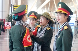 Xúc động hình ảnh tiễn quân nhân rời TP Hồ Chí Minh về đơn vị sau Đại lễ A50