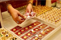 Giá vàng bật tăng hơn 1% sau cú lao dốc, cảnh báo rủi ro mua đuổi