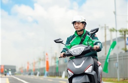 Grab hỗ trợ tài xế xe xăng, xe điện tuần thứ 4 liên tiếp