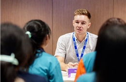 Khi tiếng Anh thành ngôn ngữ thứ hai, người không giỏi ngoại ngữ sẽ đánh mất cơ hội lớn