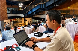 Làm báo thời 'ma trận' tiền số