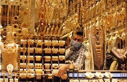 Giá vàng thế giới giảm, trong nước vàng nhẫn 'bùng nổ'