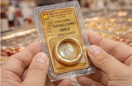 Vàng SJC mất thêm 2,3 triệu đồng/lượng, nhà đầu tư vẫn đối mặt rủi ro lớn