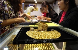 Giá vàng trong nước đi ngang, vẫn chênh lệch với thế giới đến 24 triệu đồng/lượng