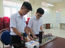 Hai học sinh sáng chế hệ thống giữ xe thông minh trong trường học