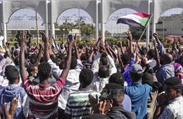 Hội đồng quân sự chuyển tiếp cam kết về một chính quyền dân sự mới ở Sudan  