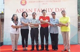 Hình ảnh ASEAN đoàn kết tại Praha