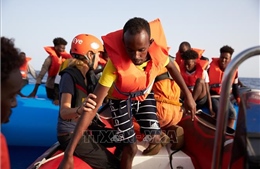 Giải cứu 108 người di cư ở ngoài khơi Libya