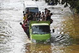 Người dân Indonesia khởi kiện Thống đốc Jakarta vì để xảy ra lũ lụt 