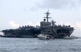 Đà Nẵng đón tàu sân bay USS Ronald Reagan của Hoa Kỳ 