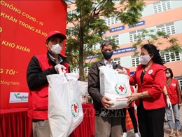 Hà Nội tổ chức 6 điểm phát lương thực, thực phẩm miễn phí cho người nghèo
