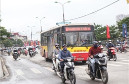 Xe buýt hoạt động trở lại trên 104 tuyến ở Hà Nội