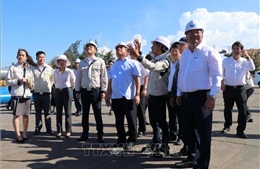 Bộ trưởng Nguyễn Chí Dũng: Sớm sửa chữa hệ thống máy khử nước biển thành nước sạch trên đảo Lý Sơn