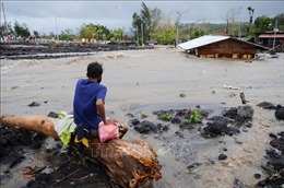 Tổng thống Philippines thị sát tình hình thiệt hại sau bão Goni 