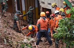 Lở đất tại mỏ vàng ở Indonesia, 5 người thiệt mạng và 70 người mất tích