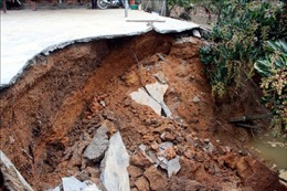 Sụt lún đất bất thường tại nhà dân ở Hàm Yên, Tuyên Quang