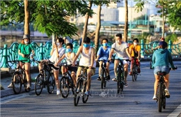 Phớt lờ lệnh cấm, người dân Thủ đô vẫn đạp xe, tập thể dục 