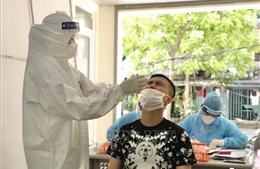 Hà Nội: Xét nghiệm cho 10.000 người khu vực có nguy cơ cao mắc COVID-19 