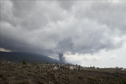 Tây Ban Nha: Đề phòng tro bụi, khí độc từ núi lửa Cumbre Vieja