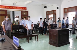 Xét xử sơ thẩm 18 bị cáo trong vụ làm lộ đề thi công chức tại Phú Yên