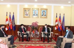 Tổng Lãnh sự Việt Nam tại Preah Sihanouk chúc mừng Quốc khánh Campuchia
