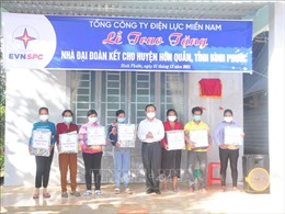 Trao tặng nhà Đại đoàn kết cho hộ nghèo dân tộc thiểu số tại Bình Phước