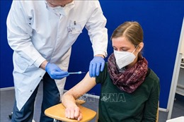 Số ca nhập viện tại Đức giảm ngay cả khi số ca mắc COVID-19 tăng mạnh