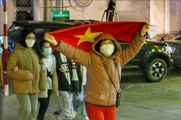 Người dân Thủ đô ăn mừng chiến thắng của đội tuyển Việt Nam