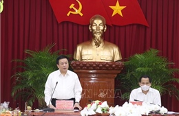 Đồng chí Nguyễn Xuân Thắng làm việc với Thành ủy Cần Thơ