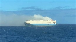 Cháy tàu vận chuyển xe ô tô của Volkswagen ở ngoài bờ biển Bồ Đào Nha