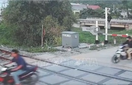 Bình Định: Cố vượt qua gác chắn đường sắt, một người tử vong
