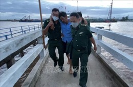 Bạc Liêu: Đồn Biên phòng Gành Hào cứu thành công người bị nạn trên biển
