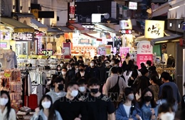 Người dân Hàn Quốc vẫn xem trọng lợi ích của việc đeo khẩu trang