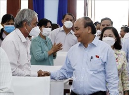Chủ tịch nước Nguyễn Xuân Phúc tiếp xúc cử tri TP Hồ Chí Minh