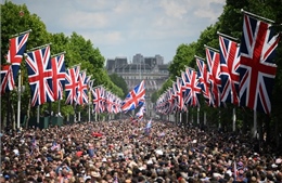 Kết thúc bốn ngày Đại lễ Bạch kim kỷ niệm 70 năm Nữ hoàng Anh Elizabeth II lên ngôi