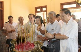 Dâng hương tưởng niệm 14 năm Ngày mất Thủ tướng Võ Văn Kiệt