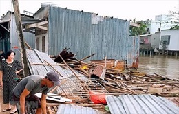 Cà Mau: Dông, lốc làm sập, tốc mái hàng trăm căn nhà, gây thiệt hại lớn cho nông nghiệp