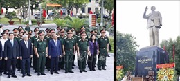Chủ tịch nước dâng hương tưởng niệm Chủ tịch Hồ Chí Minh và các Anh hùng liệt sĩ 