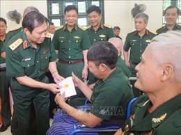 Lãnh đạo Bộ Quốc phòng thăm, tặng quà thương, bệnh binh tại Hà Nam