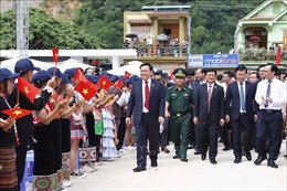 Chủ tịch Quốc hội dự Lễ khai giảng tại Nghệ An