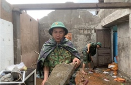 Thừa Thiên - Huế: Năm người bị thương, 190 nhà tốc mái do bão Noru