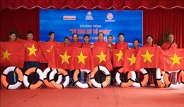 Trao tặng 10.000 lá cờ Tổ quốc cho ngư dân Ninh Thuận