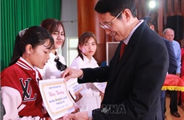 Khánh Hòa: Khen thưởng học sinh, sinh viên người dân tộc thiểu số